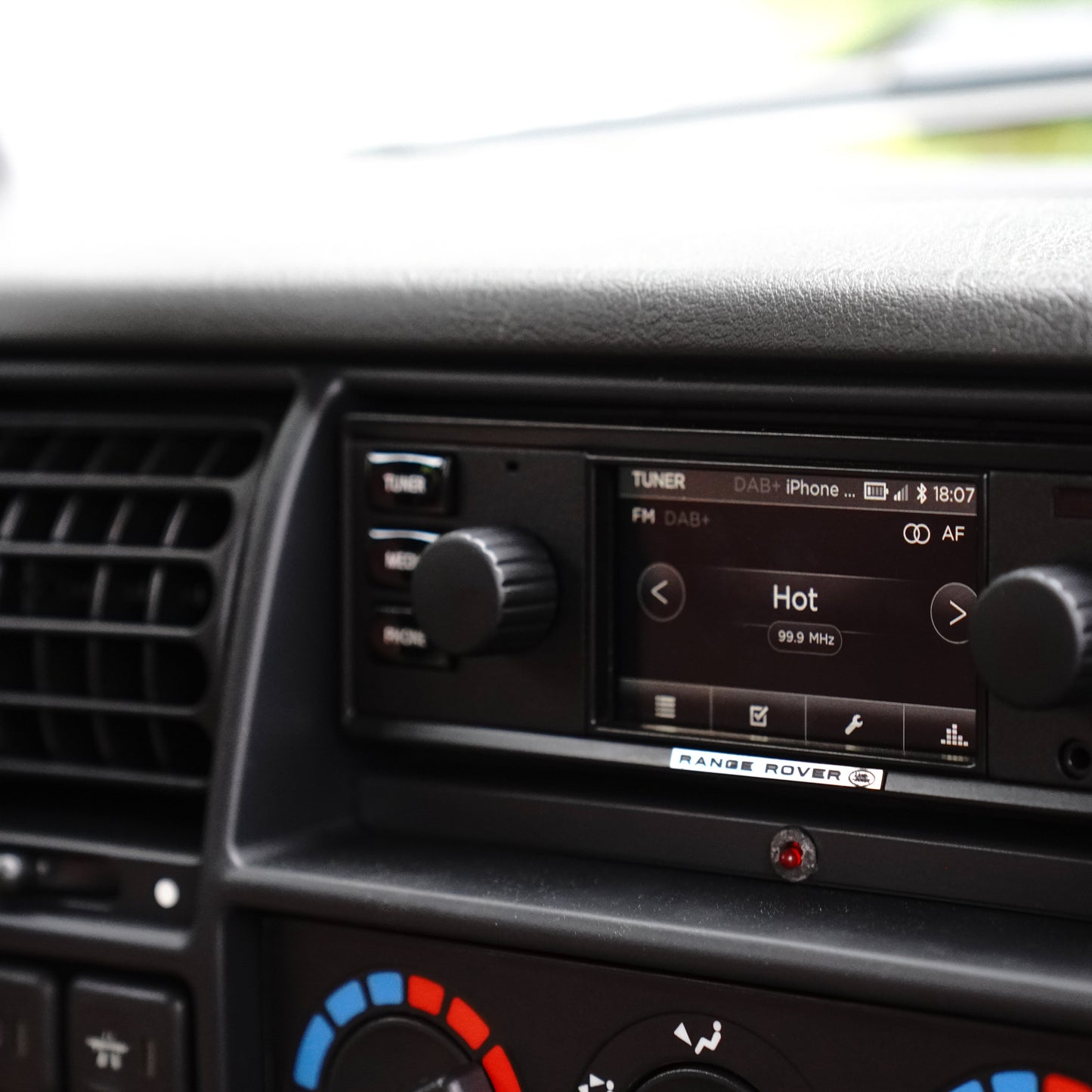 Congleton Service Land Rover Radio